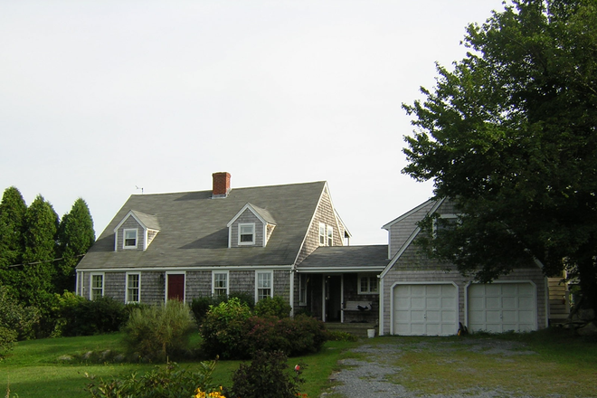 Apt over garage - STUDIO Apt., furnished , winter rental in country setting