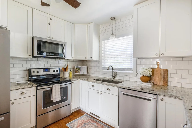 Bright kitchen with granite countertops - 3BR / 2BA Close to LU | Large Screened Porch + Quiet Neighborhood House