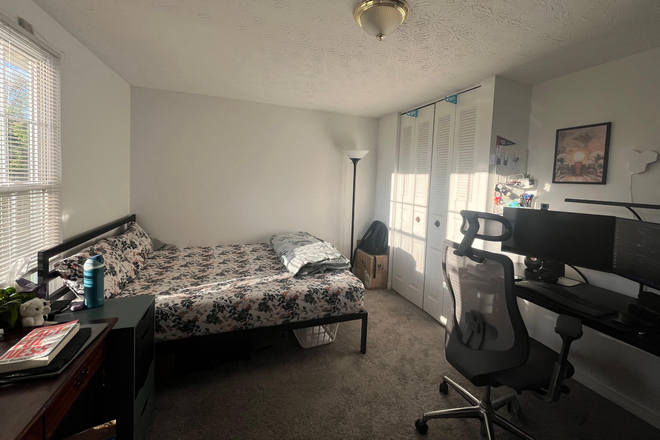 Master Bedroom - (Sublease) Master Bedroom with Private Bathroom in shared Townhouse