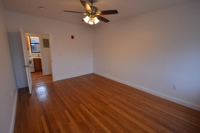BEDROOM1 - 2 Bedroom Apt on Saint Stephen St - Available 9/1/26 - Close to Campus!