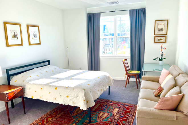 Bedroom - Furnished bedroom for December 2025 only-Birdie Way-Lawrenceville