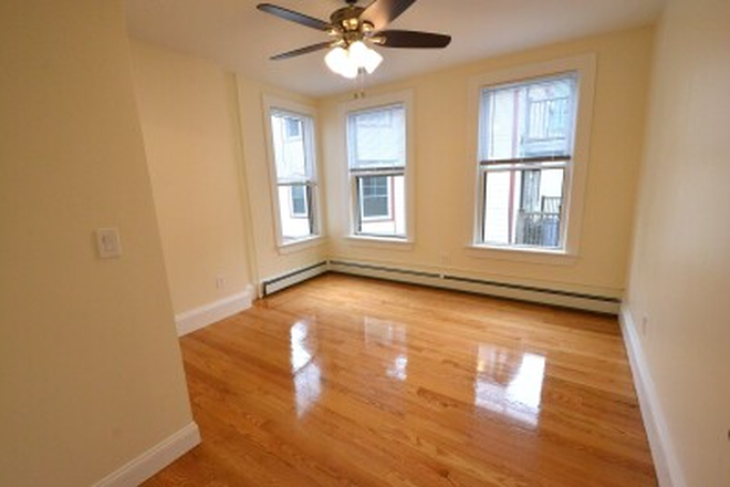 bedroom - All Renovated 3 bedroom plus with one and half baths walk to campus 9/1 Apartments