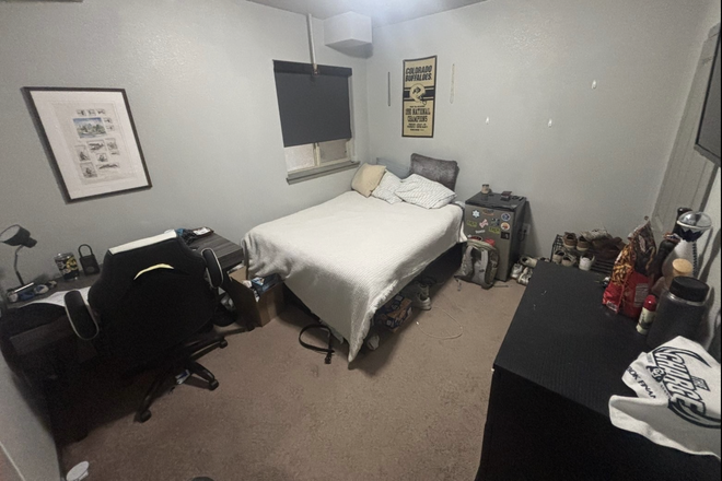 Bedroom with bath - Lofts on the Hill