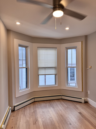 Bedroom - 4 Bed Available 9/1/25! *CONTACT NOAH 603-470-8181* Apartments