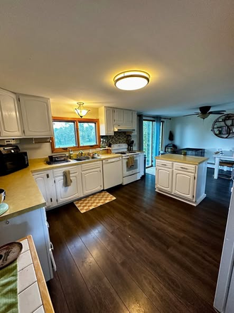 Kitchen - Room Available in House