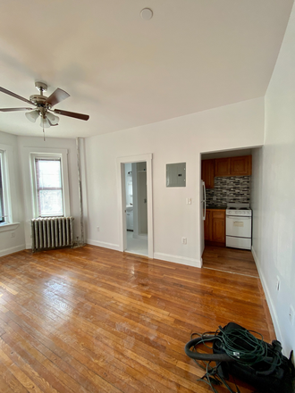 . - Renovated studio, No broker fee, Contact Will McGowan - 617.512.5822 Apartments