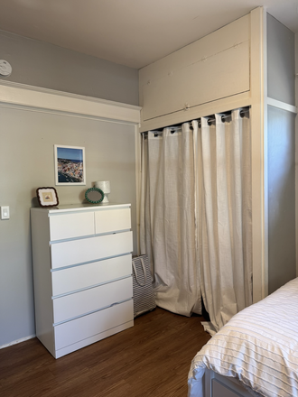 Bedroom - 8 person house close to campus- SPRING 2026 SUBLEASE