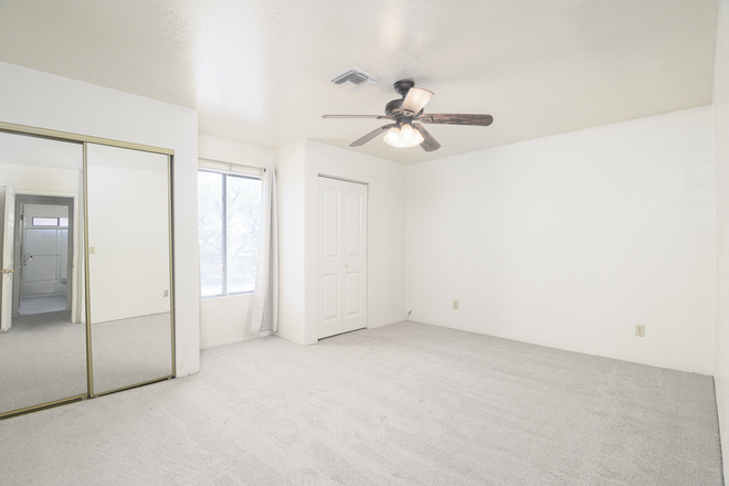 Upstairs bedroom #4 - Spacious 4-Bed Townhome Near Banner UMC | Central Tucson