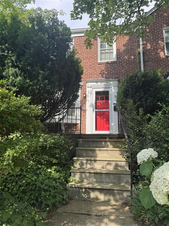 Front door - Charming townhouse, great location, great community
