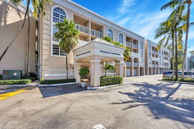 UniversityInnCondo.com - Penthouse 1-bedroom near UM with modern finishes, great location, and parking available June 1