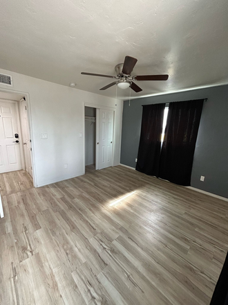Bedroom - UA STUDENTS – ROOMS FOR RENT NEAR CAMPUS – $750/800mo – ALL UTILITIES INCLUDED