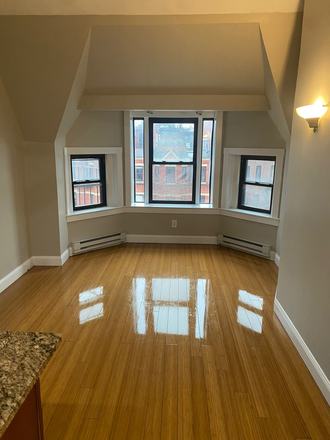 visit hubrealtyproperties.com - Back Bay proper, large 1 bedroom with street views on Newbury Street Apartments