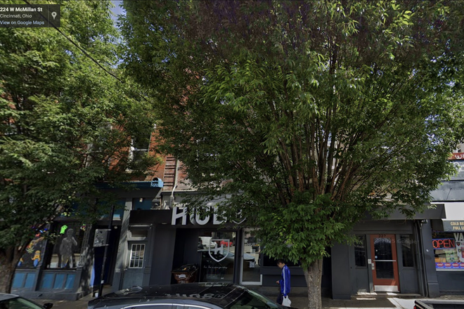 Outside street view - 222 W McMillan Student Housing - Spacious 2 bed apartments just 200 feet from UC campus
