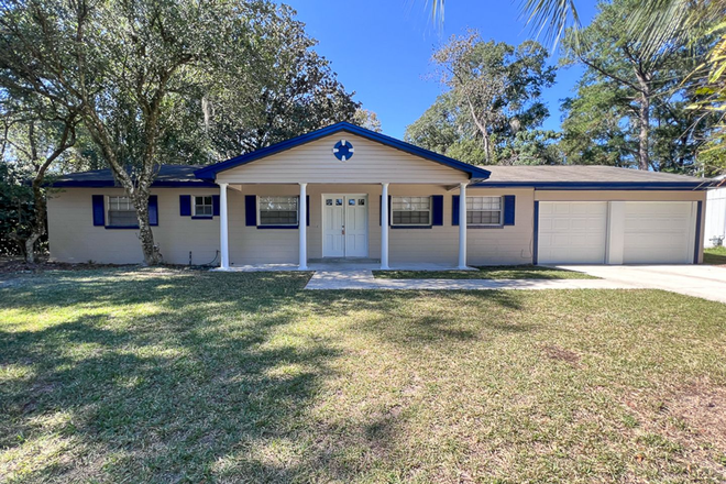  - RECENTLY UPDATED 4/2 House with in Pine Estates - Available August