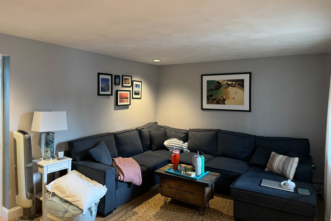 Family room - Beautiful town house close to URI campus