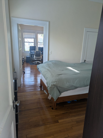 bedroom - 1 Bedroom Apartment Sublet from June - August