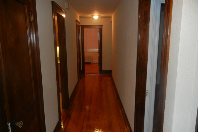 hallway - Sept. 2026!! Grab it NOW! Huge,modern 4 Bedrm unit on Kirkwood Rd - Perfect for 6+! HURRY Duplex