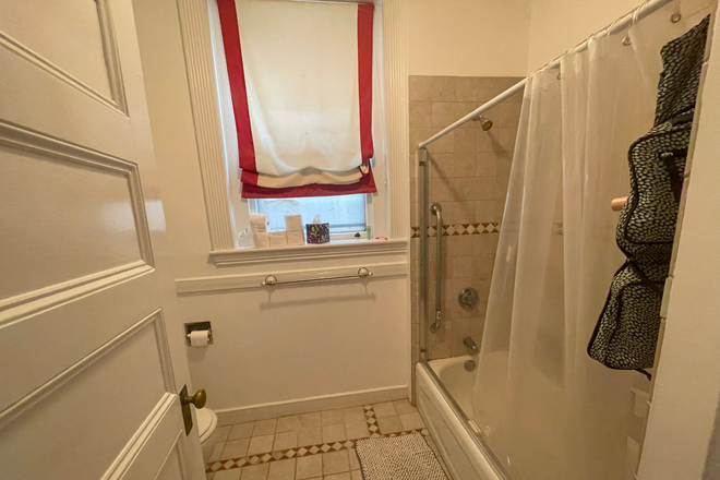 Bathroom - Room In 3bd Apartment