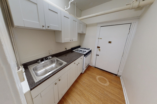A - 3 BEDROOMS, GREAT PRICE Apartments