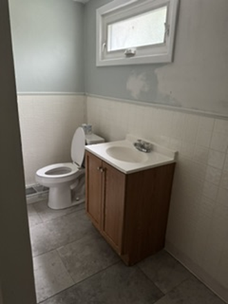 bathroom - 11311 HESSLER House