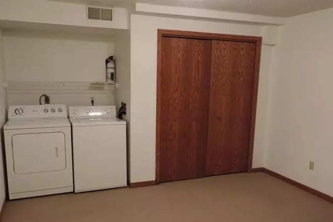 Laundry - 2 BR 1.5 Bath Townhome at West side Dr - on the bus line - Lock in for next school year