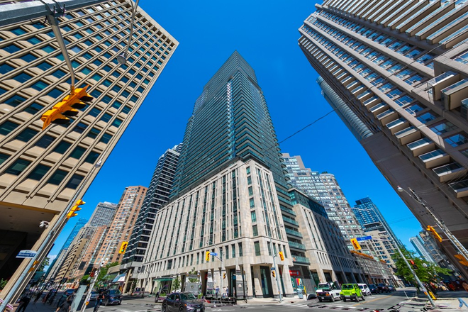 Building - 955 Bay St. 2BR+Den,2Full Wash room- Luxury  20th Floor Condo. Steps to UofT.