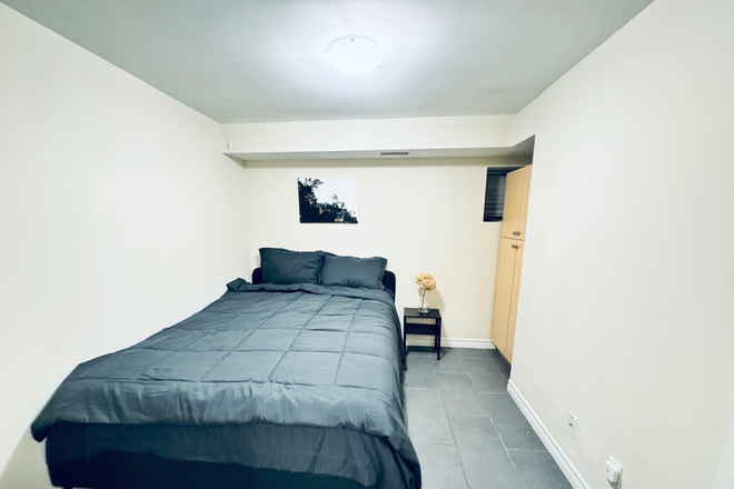 Bedroom 2 with a double bed - 3 Bedroom Townhome Unit for rent