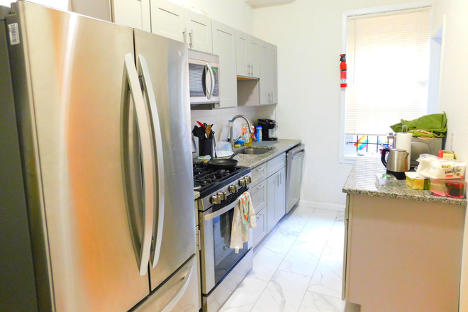 Kitchen - 2105 North 17th Street #1 Apartments