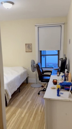 Bedroom - 1 bed sublease in 5 bed house near Longwood