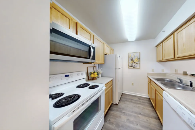 Kitchen - Cary Belvidere Apartments