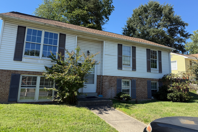 Front - Fall and Winter Sublease