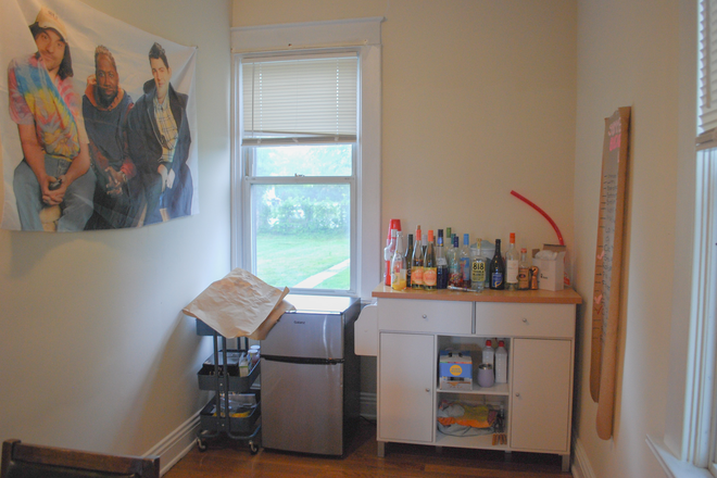 Off dining room - Cleneay Ave at Montgomery House