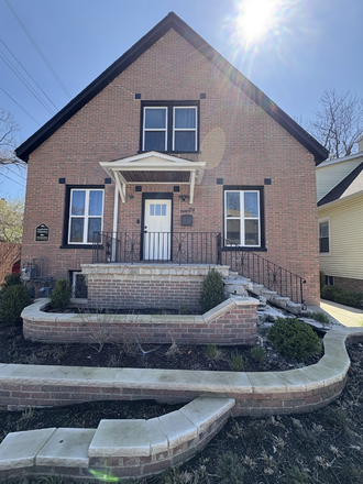 Outside Street View - Private Room for Sublease at 910 Simpson St – 10 Min Walk to Campus