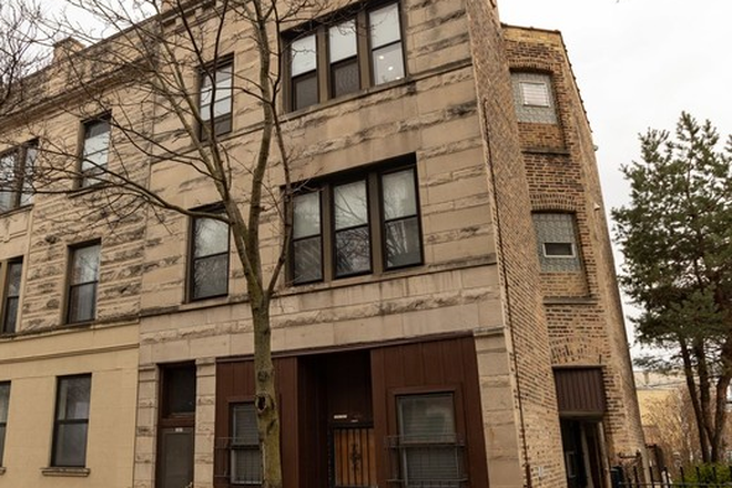 Exterior - 4 Bedroom 1.5 Bath 2 blocks from Campus
