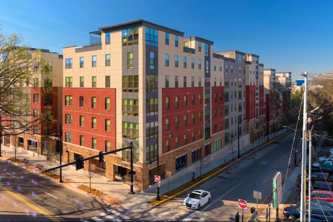 Apartment Building - The Standard at Knoxville Apartments