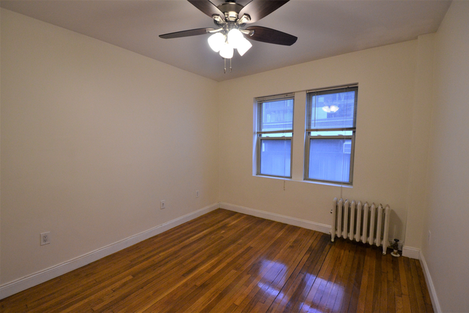Room 1 - Awesome 2 Bedroom (1 BR split) Available - 9/1 - Text 385-722-7303 Apartments