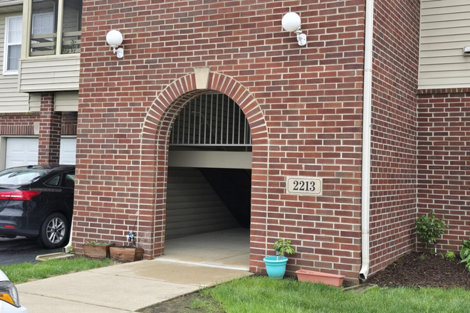 Entrance - Fox Fire Apartmetns Unit B-4