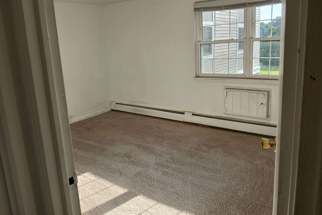Available room (photo 1/3) - The Boulders