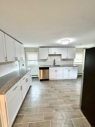kitchen - Newly renovated 4 bed 2 full bathrooms