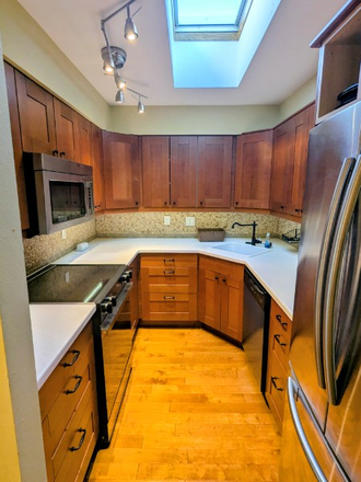 Kitchen - Penthouse Apartment, Gold Run - 1 Roomate