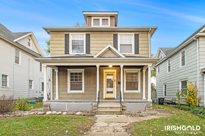 Front - 203 East Navarre Street House