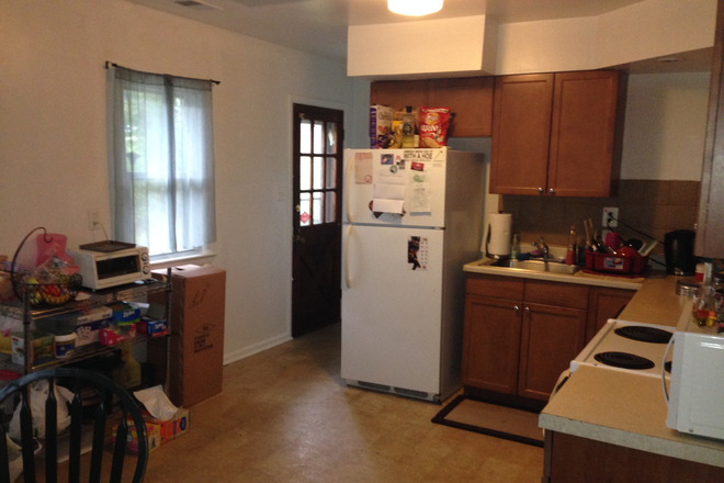 Kitchen - 3 rooms available August 1 in great house.  10 blocks to campus