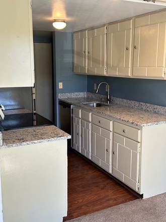 kitchen - Spanish Towers 2 bedroom corner unit Condo