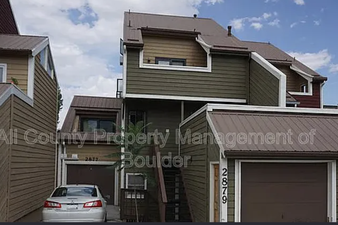 Outside street view - Spring 2026 Sublet - Close to Campus