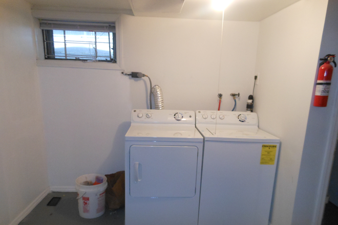 Washer & Dryer - Pembroke St - 5 Bedroom House