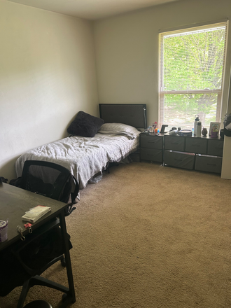 Bedroom - Shawnee Apartment
