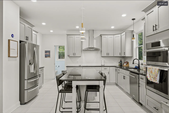 Kitchen - Very close to JMU - 3 bedroom house with a very large backyard and a patio