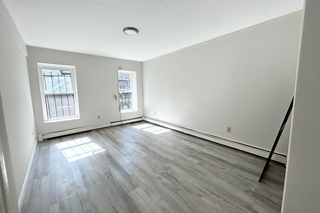 Living Space - South End 3 Bed Hammond St Apartments