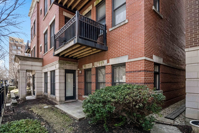 Front Patio - Just Unpack! Beautiful 2 Bed/2 Bath condo in University Village