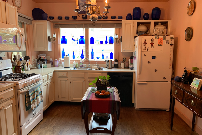 Shared Kitchen - Harleston Place Townhome